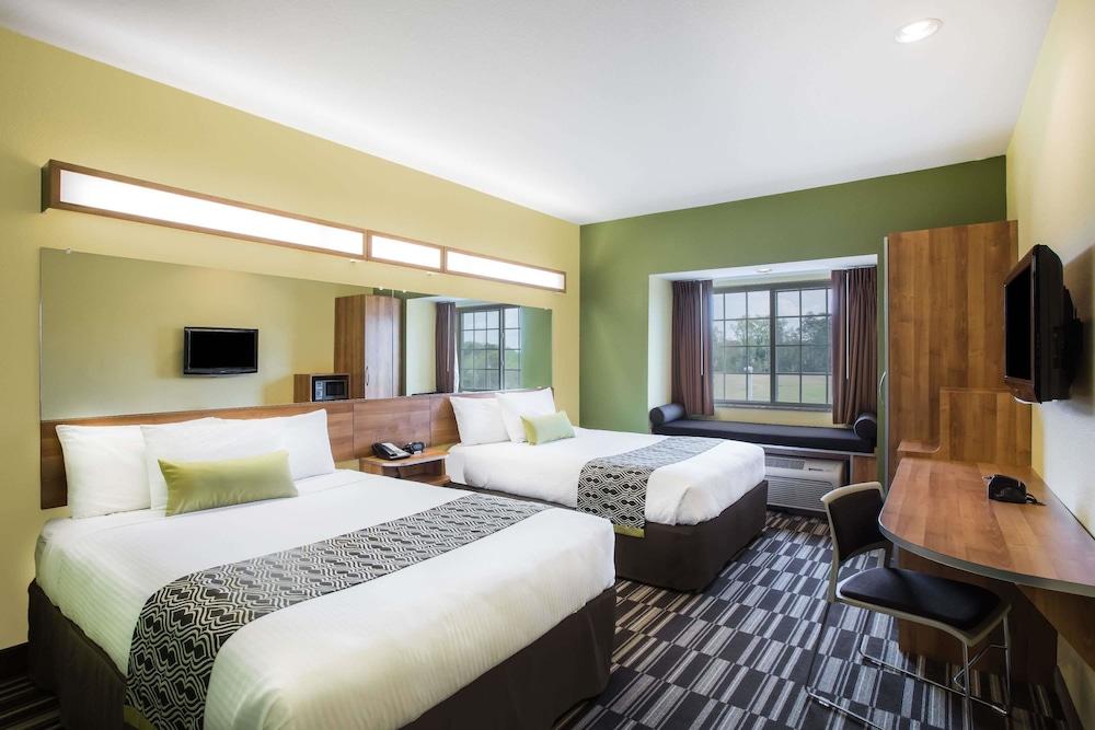 Microtel Inn And Suites By Wyndham Opelika Exterior photo