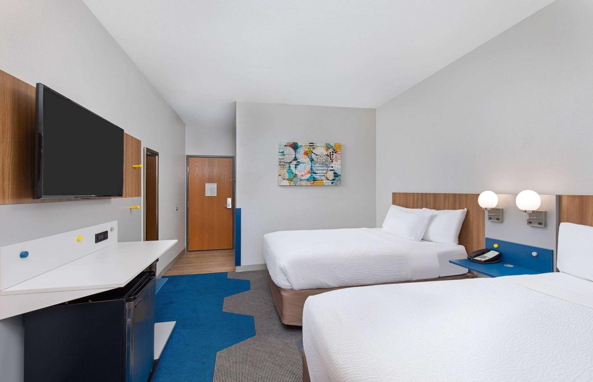 Microtel Inn And Suites By Wyndham Opelika Exterior photo