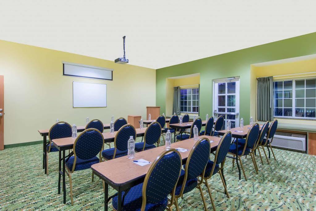 Microtel Inn And Suites By Wyndham Opelika Exterior photo