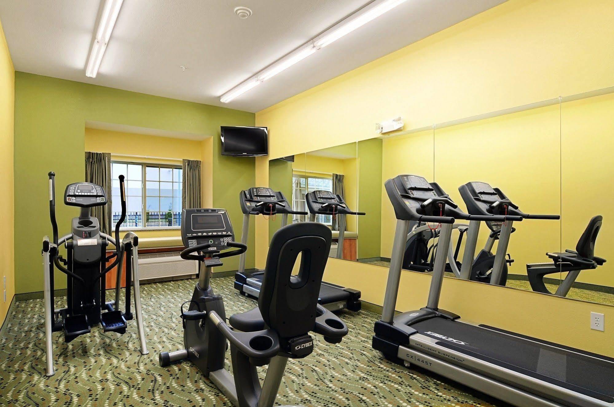 Microtel Inn And Suites By Wyndham Opelika Exterior photo