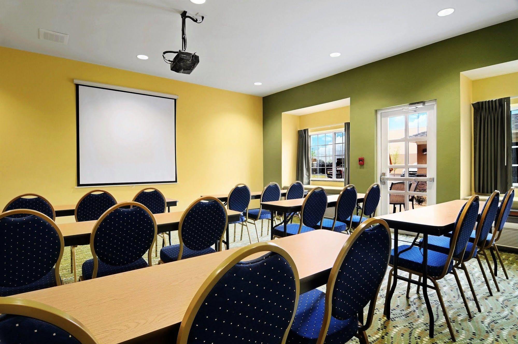 Microtel Inn And Suites By Wyndham Opelika Exterior photo